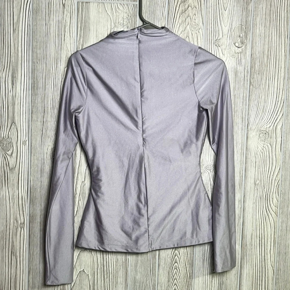Woman’s naked wardrobe the sleek energy top in lavender size medium - Picture 4 of 4